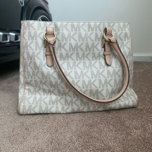 Michael Kors jet set purse - Picture 3 of 10